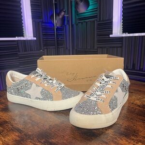 Vintage Havana Tennis Shoes. Size 6.